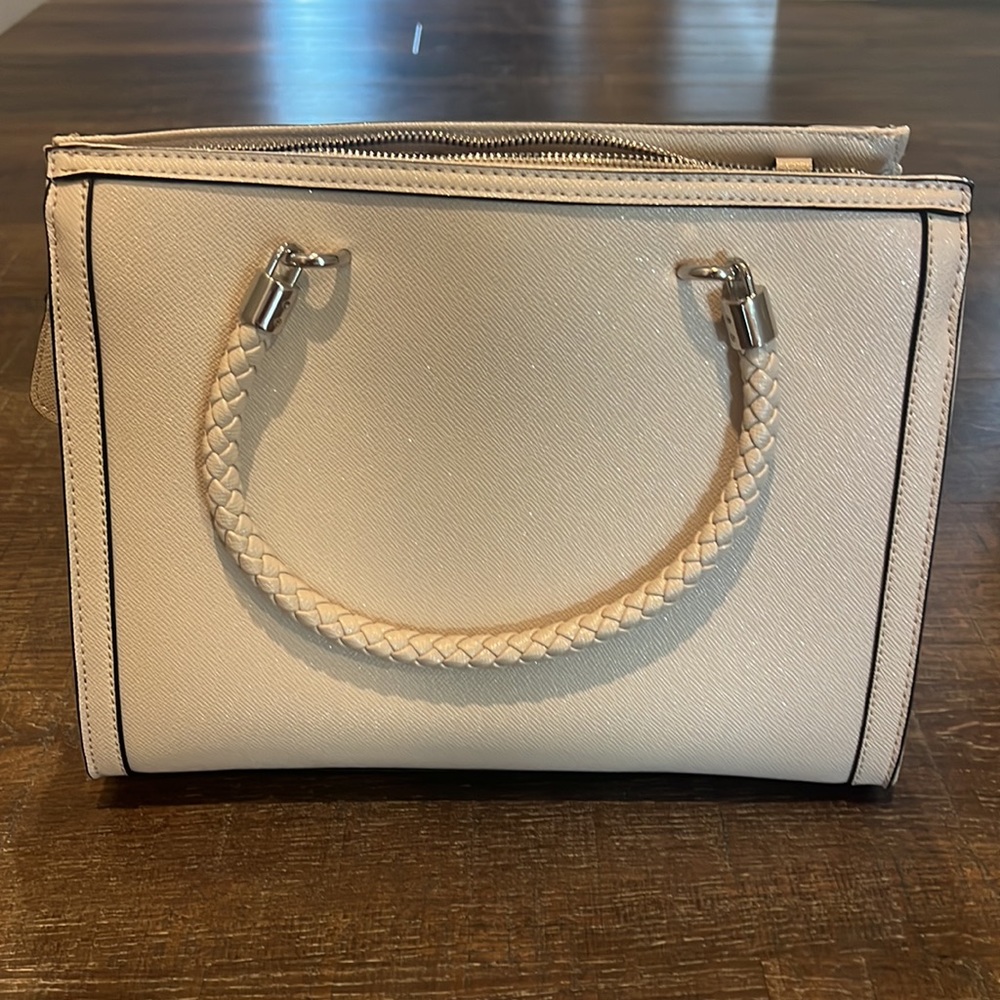 Guess Purse - Picture 4 of 4